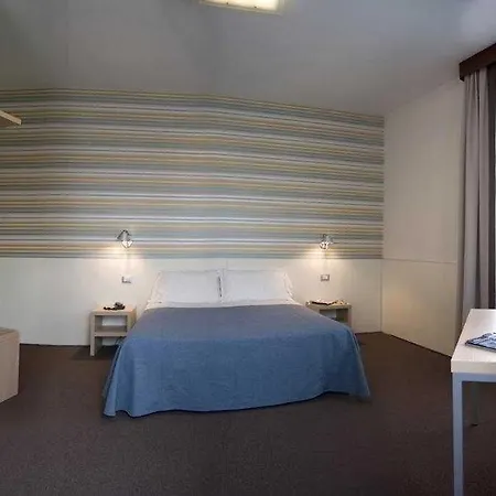Key Hotel 3*